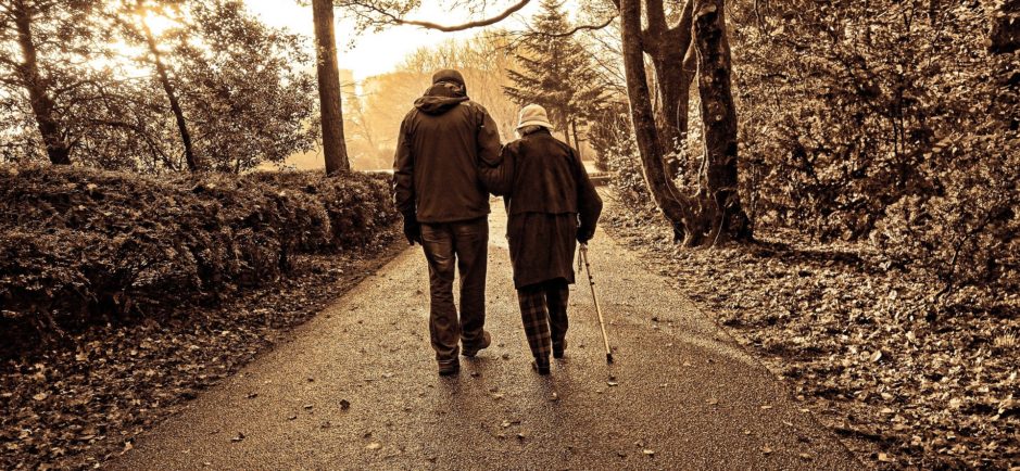 Comment marcher avec une canne